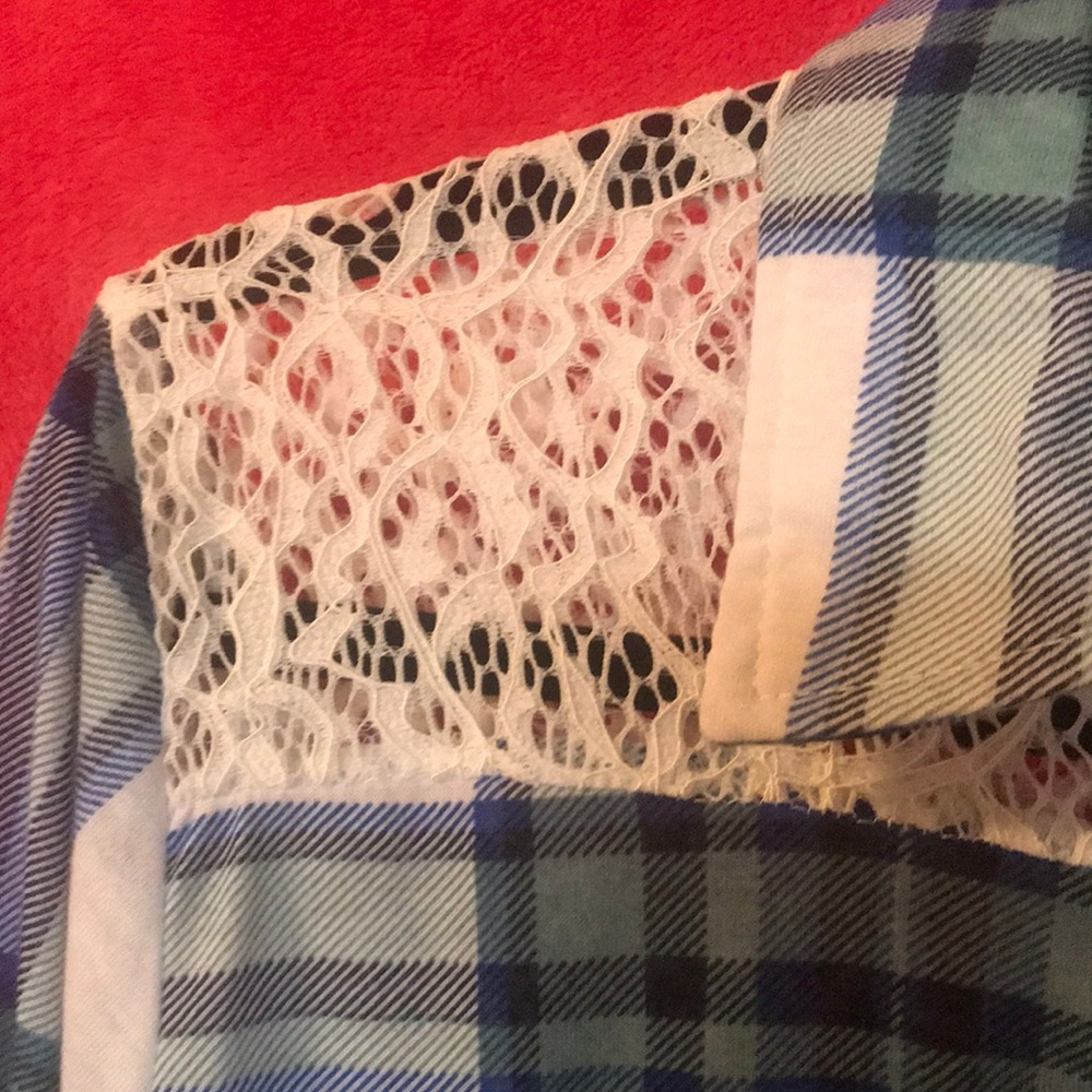 Shirt - Picture 3 of 4